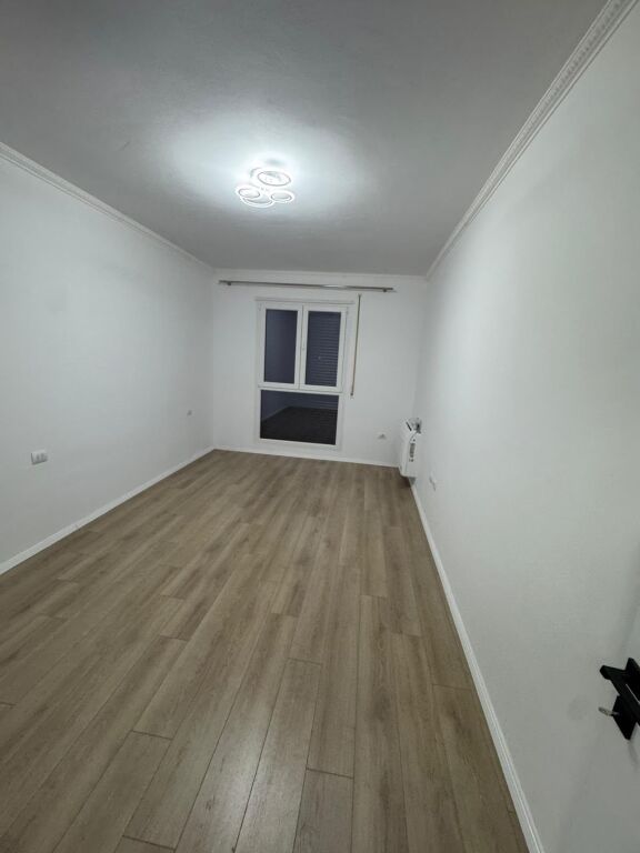 jepet me qera apartament 3+1