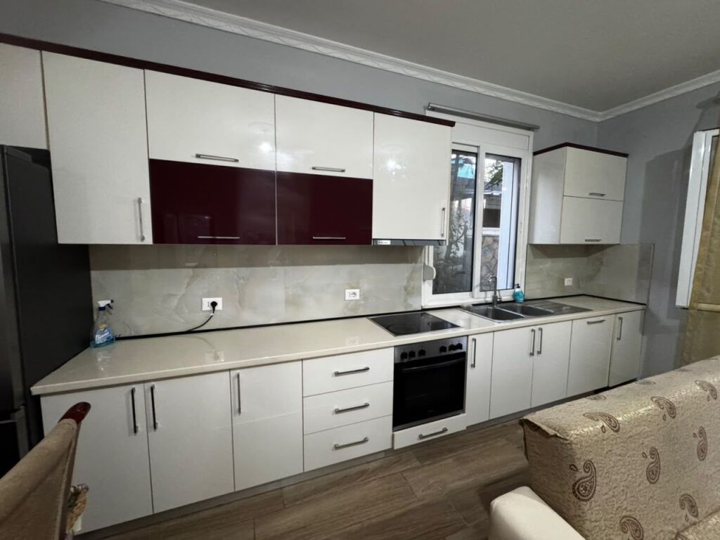 Apartament 2+1+2 me Qira + Post Parkimi – Selitë e Vogël (Pranë Xhamisë) !