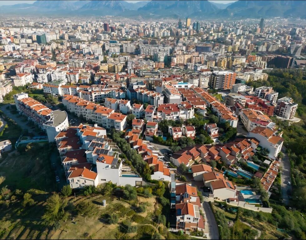 Shitet,Apartament 4+1+2+Verandë,Kodra e Diellit,Tiranë