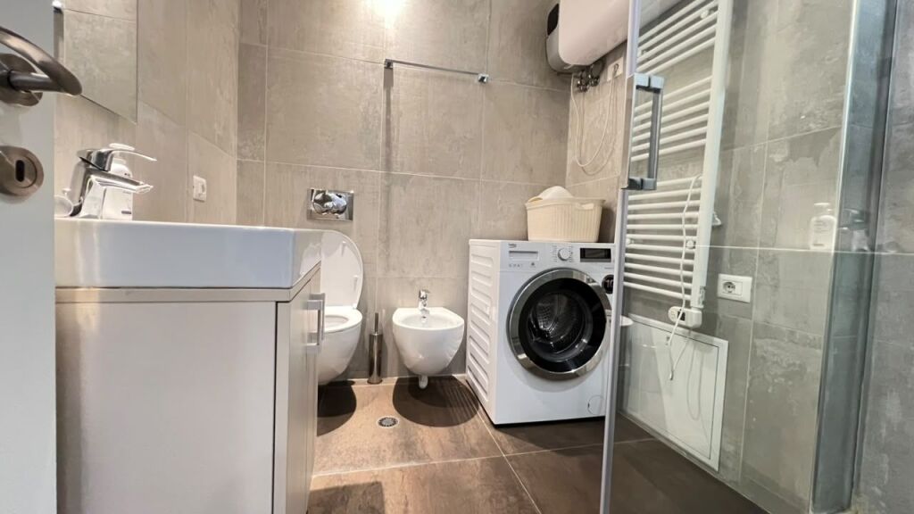 APARTAMENT 2+1 ME QIRA TE TOPTANI CENTER – TIRANË