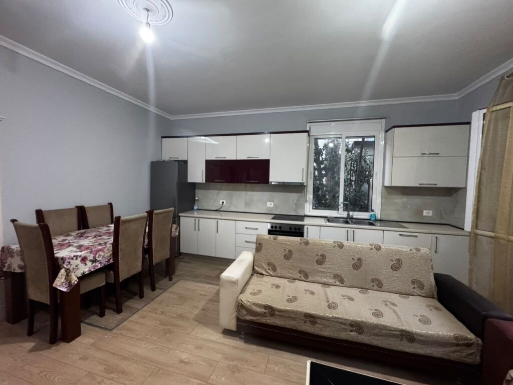 Apartament 2+1+2 me Qira + Post Parkimi – Selitë e Vogël (Pranë Xhamisë) !