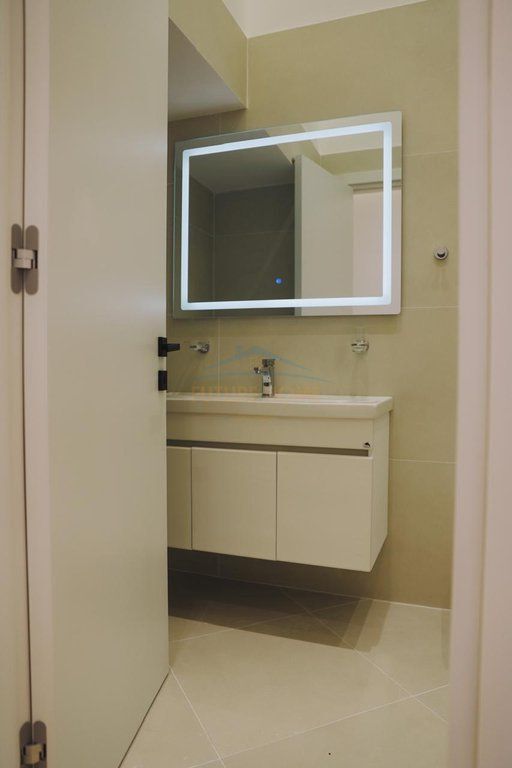 Shitet,Apartament 2+1+2,Sheshi Willson , Tirane