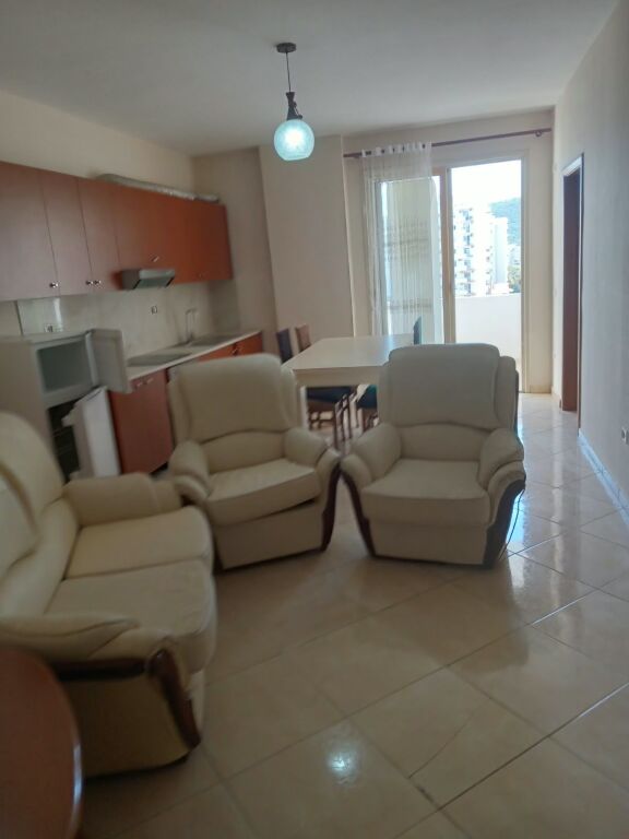 🇦🇱 APARTAMENT 1+1 ME QIRA – VLORË-MBI BESTSELLER
