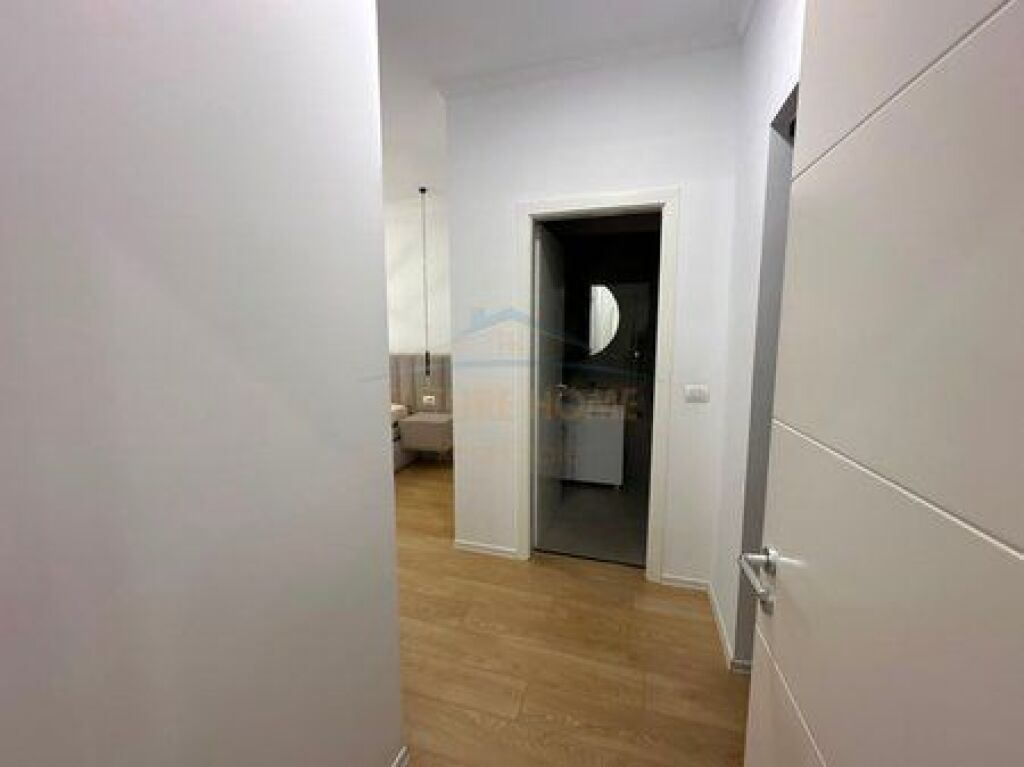 Qera,Apartament 3+1+2 +parkim,Rruga e Kosovarëve,Tiranë.