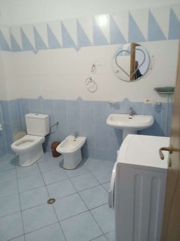 🇦🇱 APARTAMENT 1+1 ME QIRA – VLORË-MBI BESTSELLER