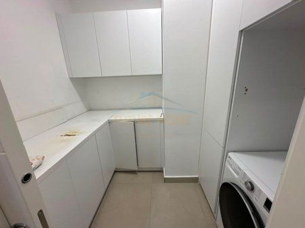 Qera,Apartament 3+1+2 +parkim,Rruga e Kosovarëve,Tiranë.