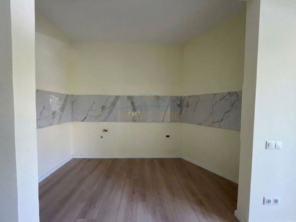 Shitet, Apartament 1+1,Rruga Irfan Tomini, Tiranë