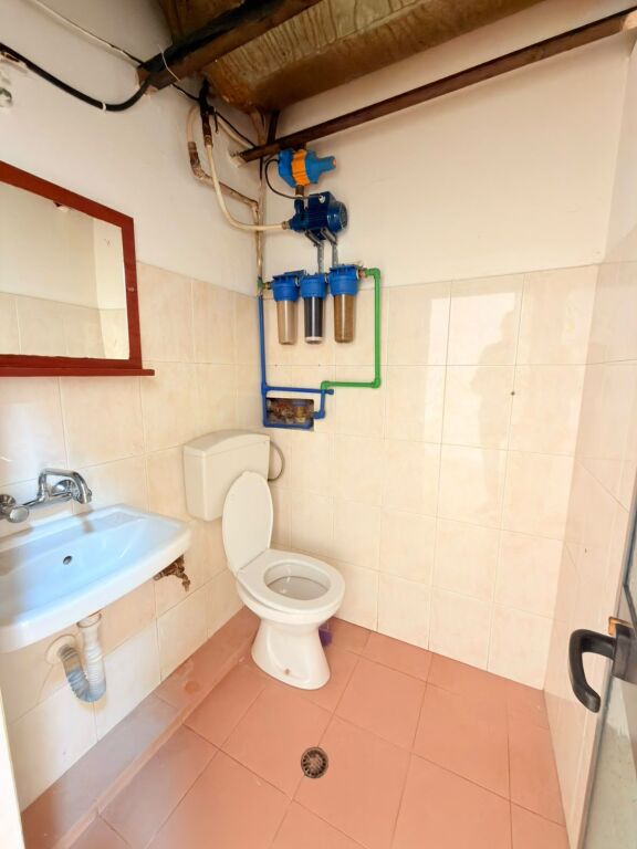 JEPET ME QERA AMBIENT BIZNESI PRANE MARKATES, DURRES