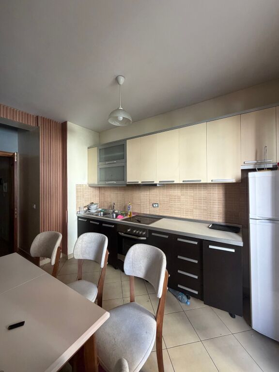 Apartament 2+1+2 në Astir te jata market
