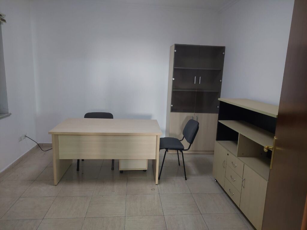 🏢 UFFICIO IN AFFITTO | BLLOKU