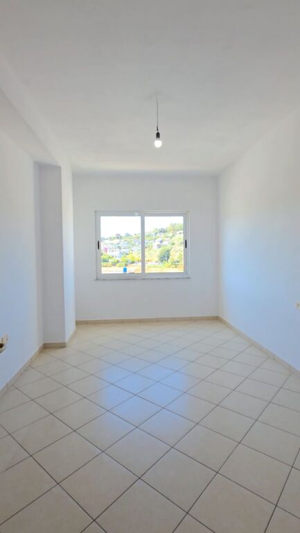 Vendesi in vendita appartamento 2+1 ad Astir