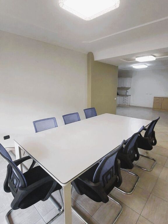 🏢 **OFFICE FOR RENT – BLLOKU** ✨