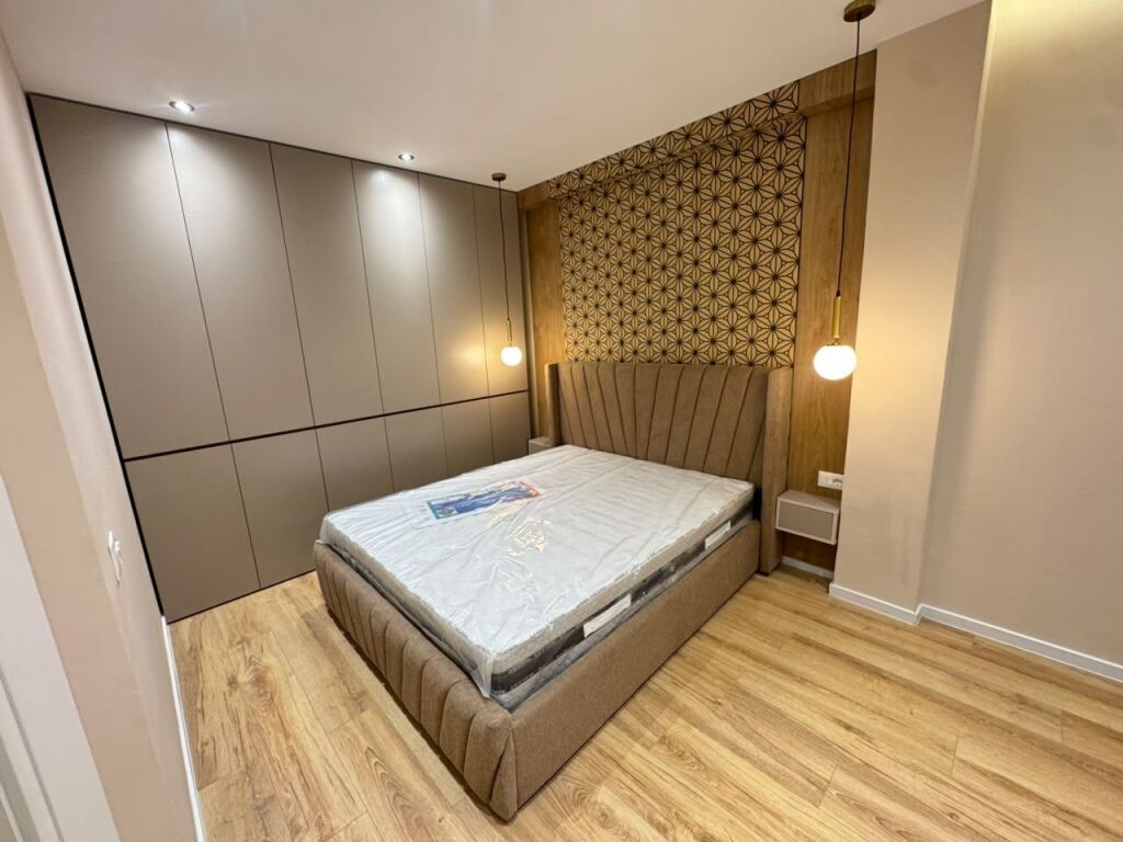 Shitet Apartament 1+1 Yzberisht Bulevardi Migjeni
