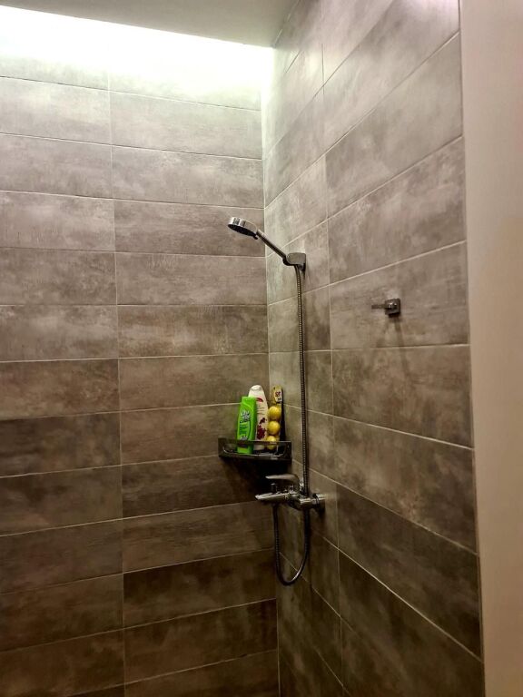 Apartament 1+1 modern me qira te Ish Ekspozita, te Kafe Merlin Monroe