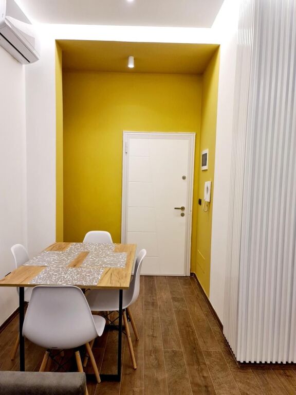 Apartament 1+1 modern me qira te Ish Ekspozita, te Kafe Merlin Monroe