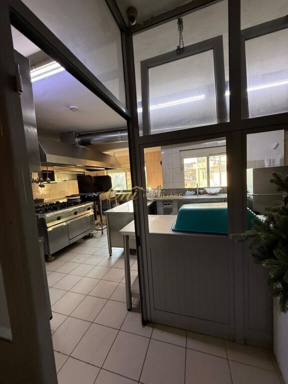 BRRYLI AFFITTA RISTORANTE 400M2