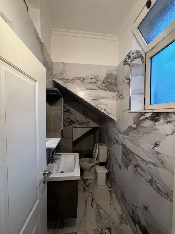 Apartament 2+1+2 me Qira + Post Parkimi – Selitë e Vogël (Pranë Xhamisë) !