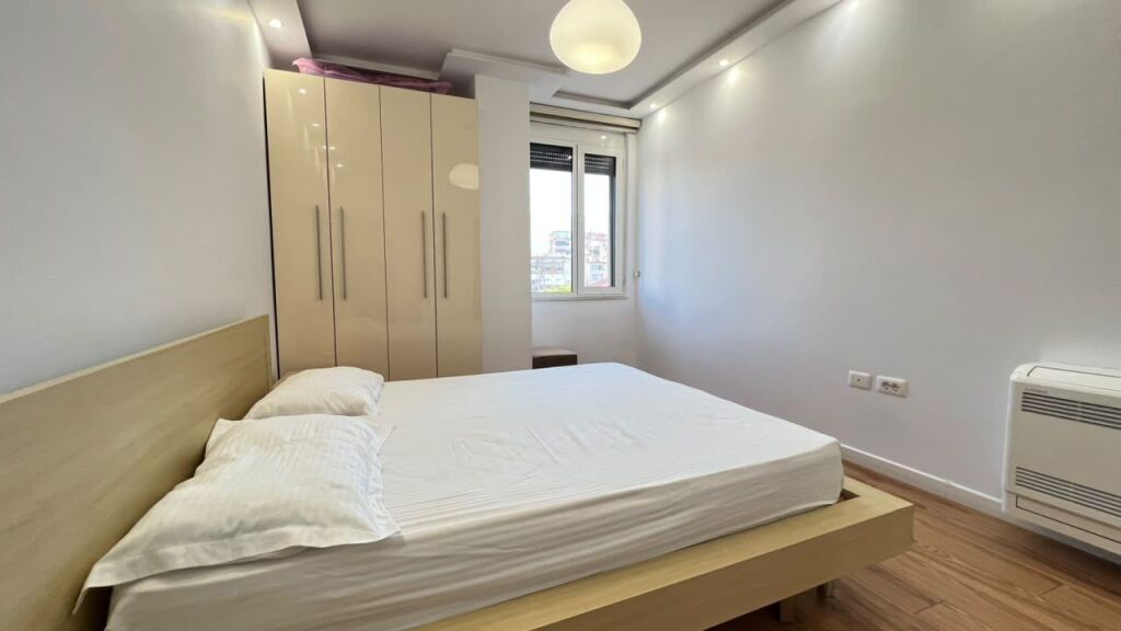 APARTAMENT 2+1 ME QIRA TE TOPTANI CENTER – TIRANË