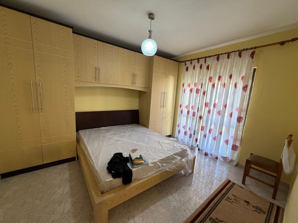 🏡 Affittasi appartamento 2+1+2  📍 Di fronte a Delijorgji, al Palazzo con la Freccia 💰 Prezzo: 70.000 lek/mese
