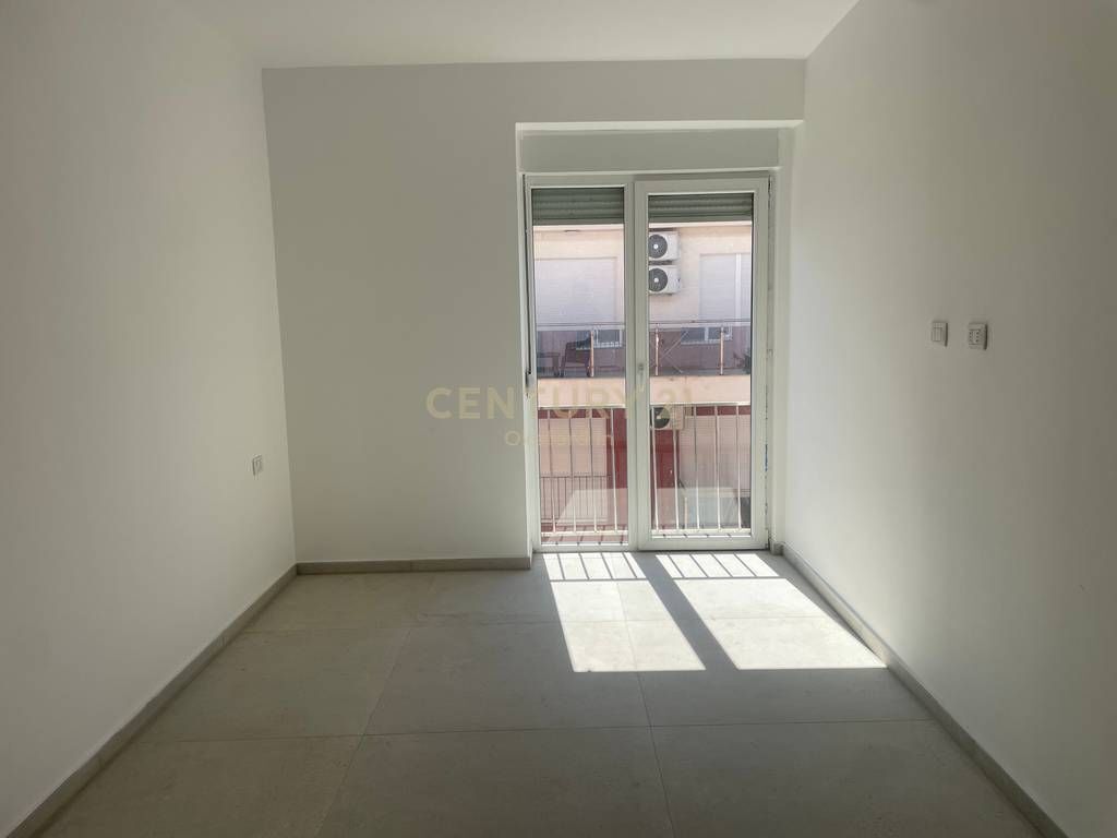 Apartment 2+1+2 with Sea View for Sale in Shengjin