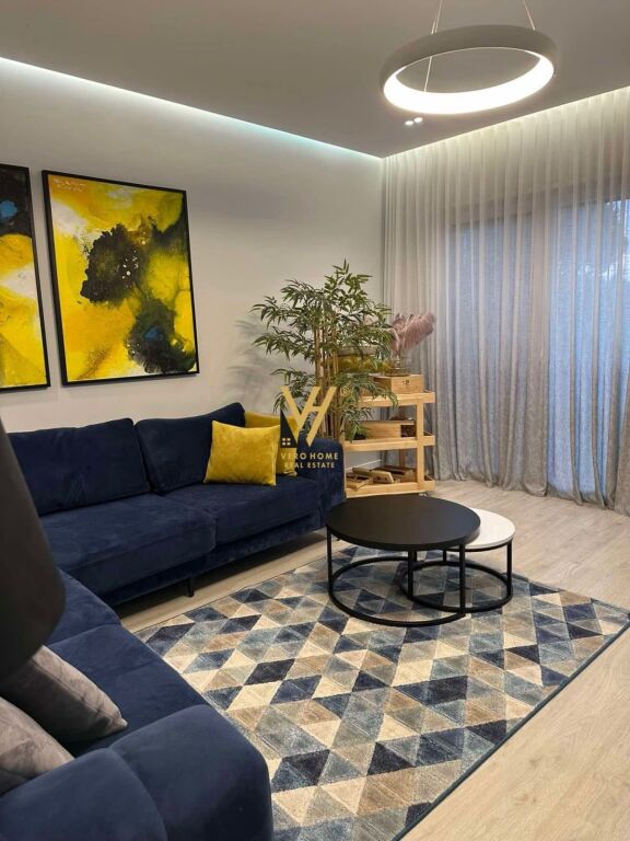 SHITET VILE LUKSOZE NE VALA MAR, HAMALLAJ 1.050.000 EURO