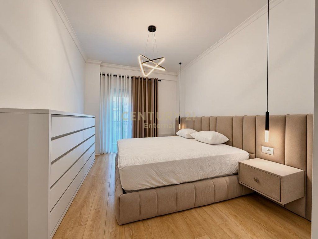 APARTAMENT 3+1+2+ POST PARKIMI ME QIRA – RRUGA E KOSOVARËVE, TIRANË