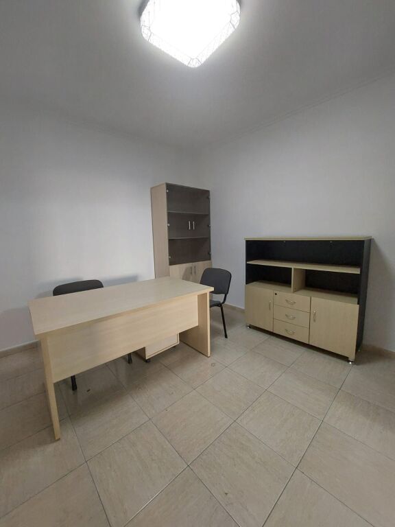 🏢 UFFICIO IN AFFITTO | BLLOKU