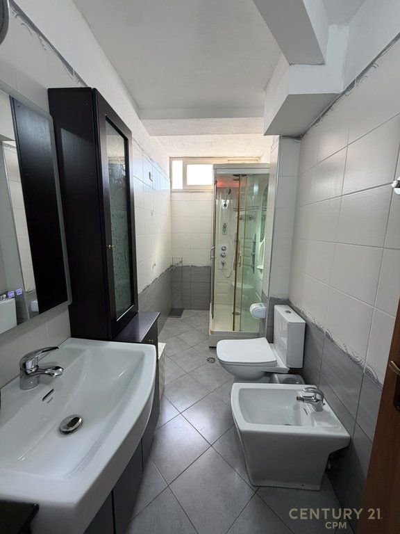 Apartament 1+1 Per Qira Te Rruga e Durresit