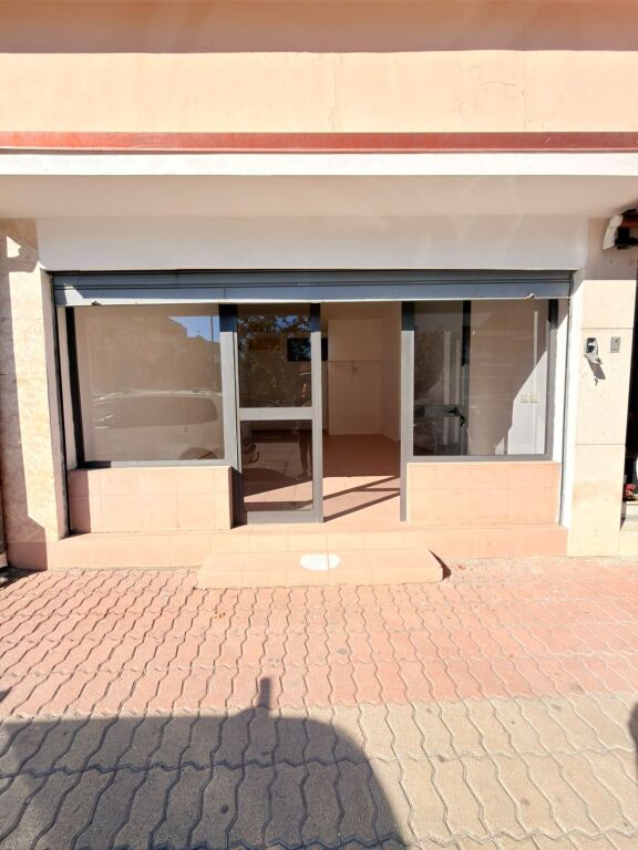 JEPET ME QERA AMBIENT BIZNESI PRANE MARKATES, DURRES