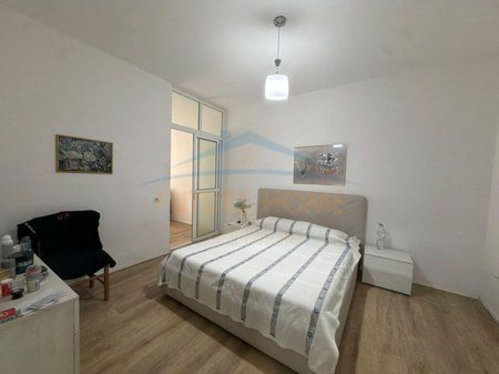 In vendita, Appartamento 2+1+2, Comune di Parigi, Tirana