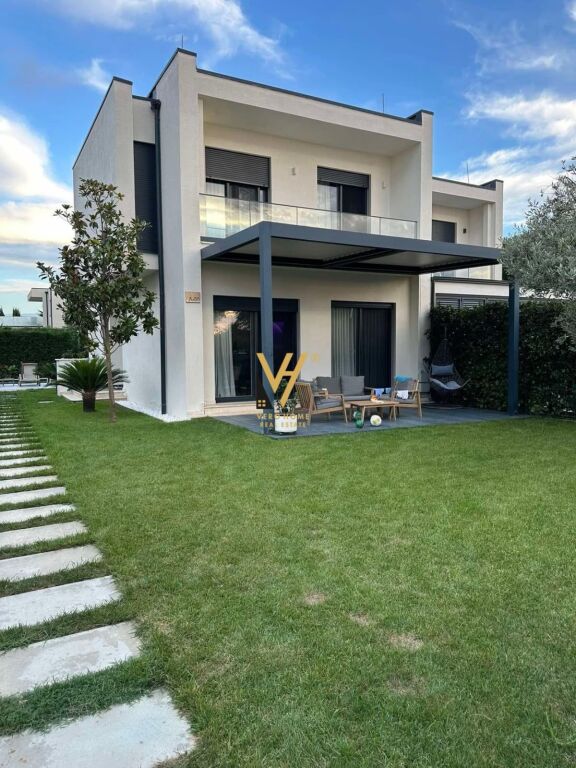 SHITET VILE LUKSOZE NE VALA MAR, HAMALLAJ 1.050.000 EURO