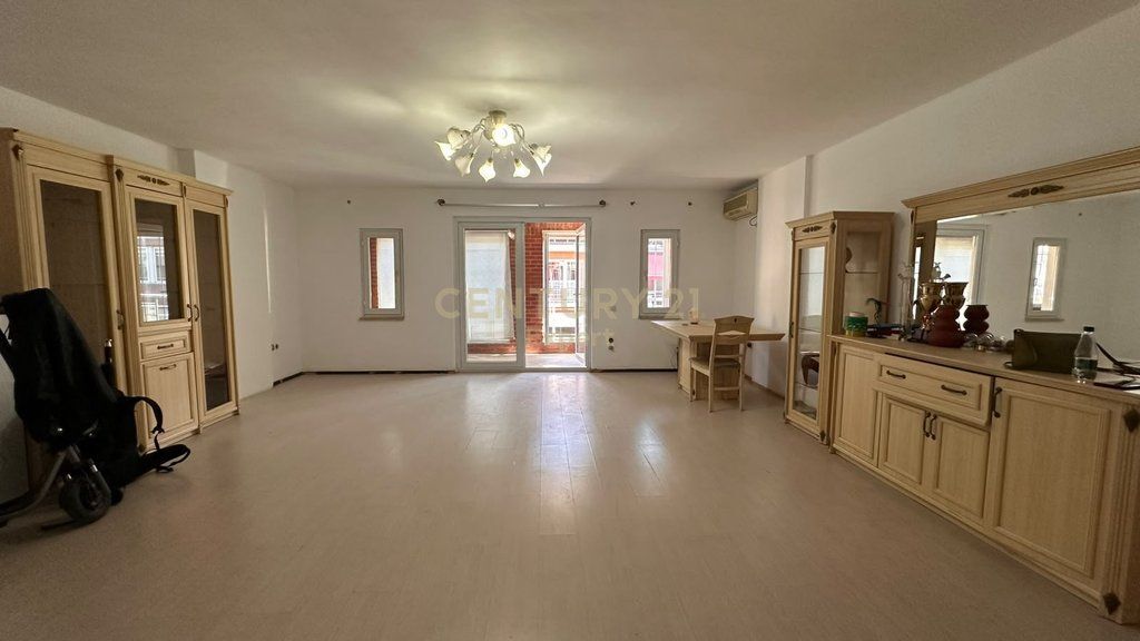 OCCASION – DUPLEX 4+1+3 FOR SALE IN LAPRAKË, TIRANA 270,000 €