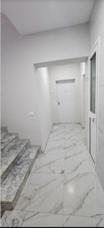 VENDESI APPARTAMENTO 2+1 CON BALCONE – SPIAGGIA DI DURRËS, VICINO A FLORIDA