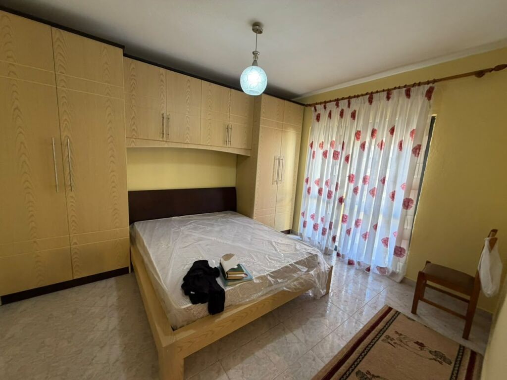 Jepet me qira apartament 2+1+2  📍 Përballë Delijorgjit, te Pallati me Shigjeta