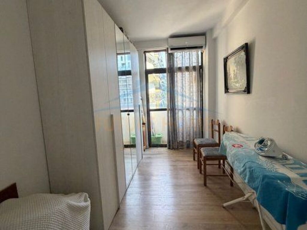 In vendita, Appartamento 2+1+2, Comune di Parigi, Tirana