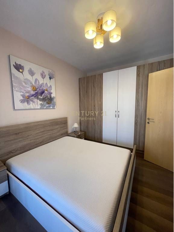 JAPIM ME QIRA APARTAMENT NE DELIJORGJ!