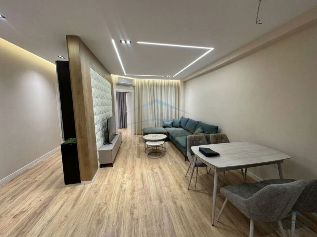 Shitet, Apartament 1+1, Bulevardi Migjeni, Yzberisht