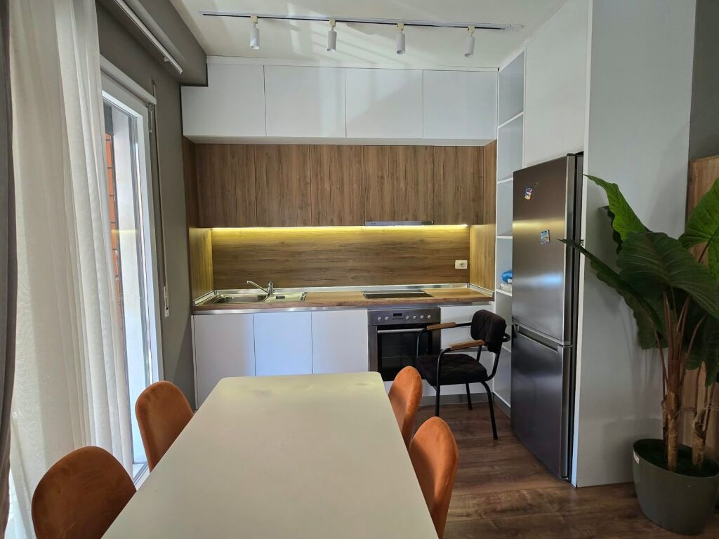 Apartament 1+1 Me Qera - prane Qendres Tirane