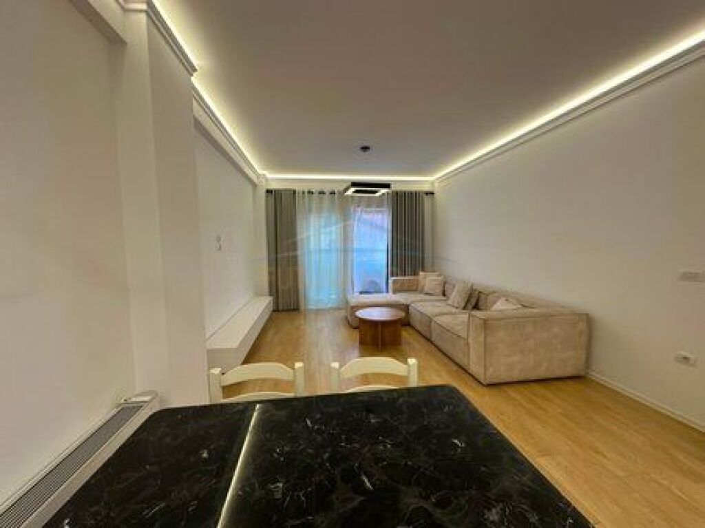 Qera,Apartament 3+1+2 +parkim,Rruga e Kosovarëve,Tiranë.