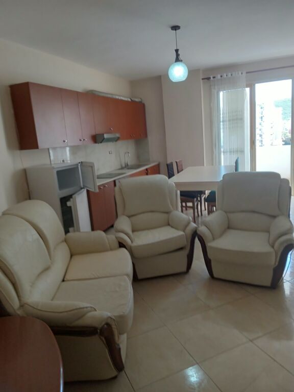 🇦🇱 APARTAMENT 1+1 ME QIRA – VLORË-MBI BESTSELLER