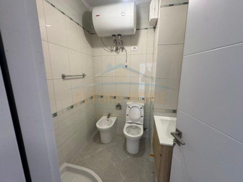 Shitet, Apartament 1+1, Rruga Kavajes, Tirane