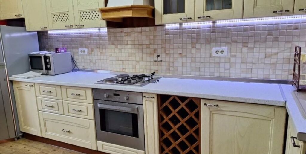 APARTAMENT ME QERA 2+1 RRUGA E DURRESIT 60.000 LEKE FH-98208