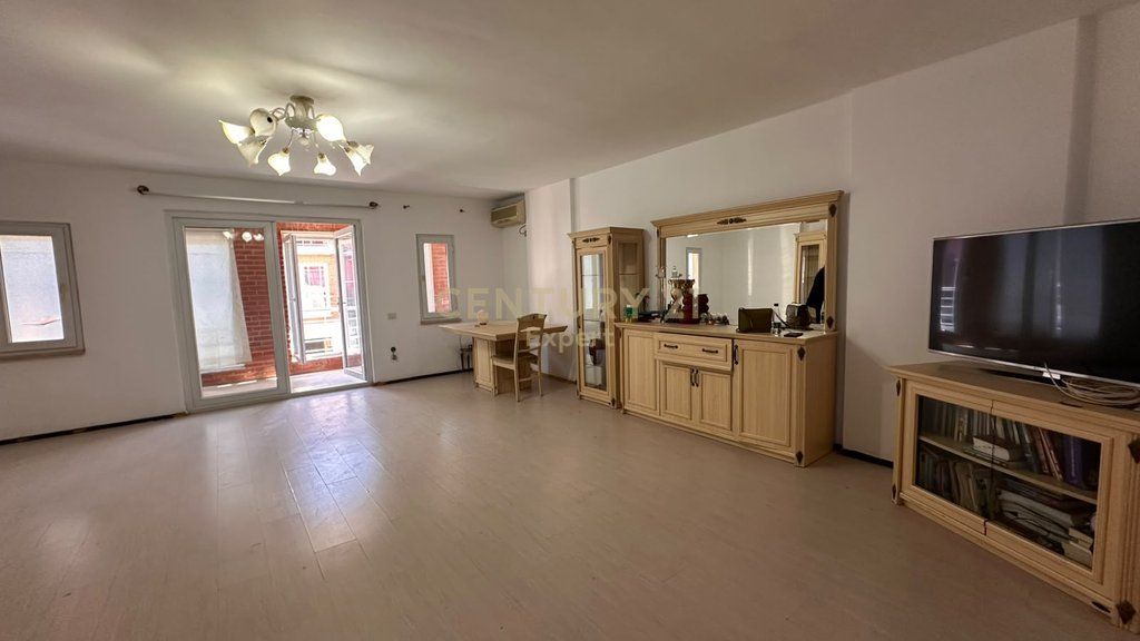 OCCASION – DUPLEX 4+1+3 FOR SALE IN LAPRAKË, TIRANA 270,000 €