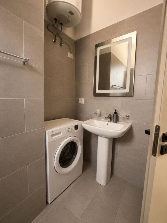 Qera | Apartament 1 + 1 | Tek Ring Center | 700 €/muaj