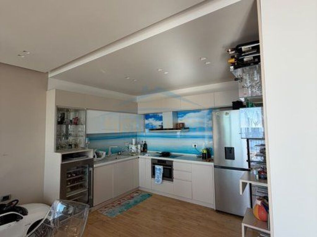 Jepet me qira apartament modern, Shkembi i kavajes