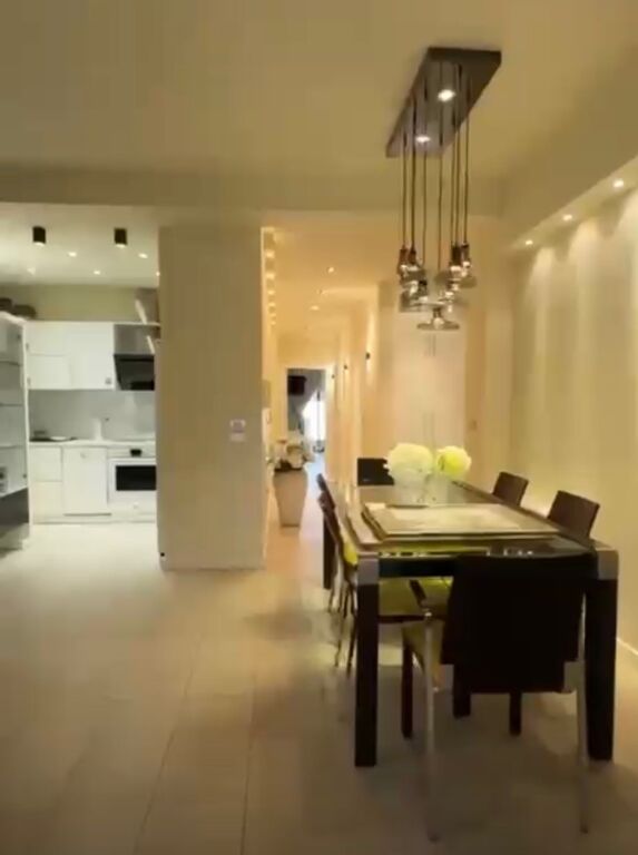 Apartament per qera 3+1+2 te Rr.e Kosovareve