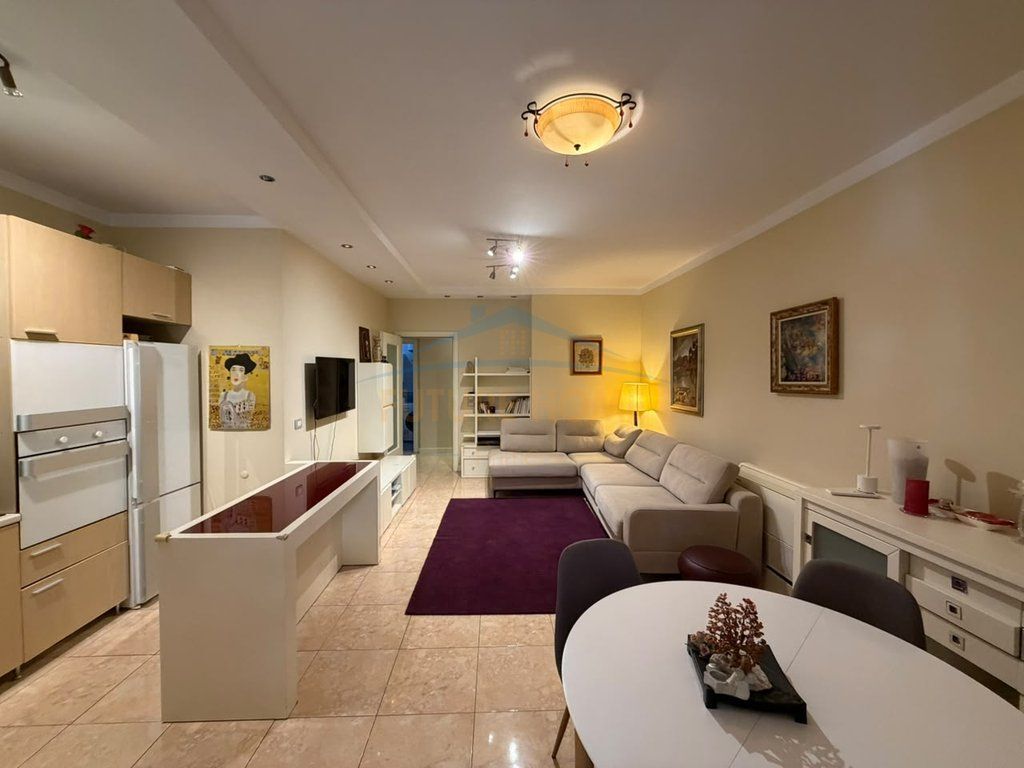 Shitet, Apartament 2+1+2, Liqeni i That, Tirane