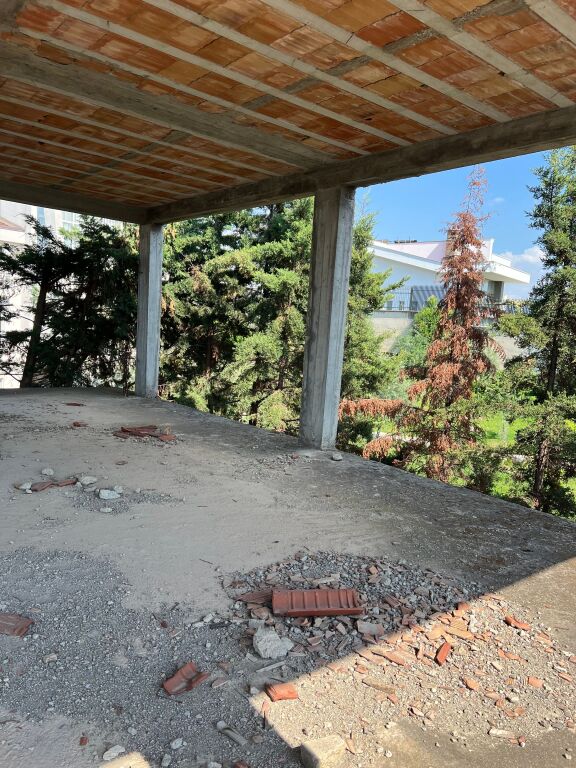 Villa for sale opposite the Villa of the Former President Mr. Bamir Topi and adjacent to the villa of the Founder of Brunes Group Mr. Cela  