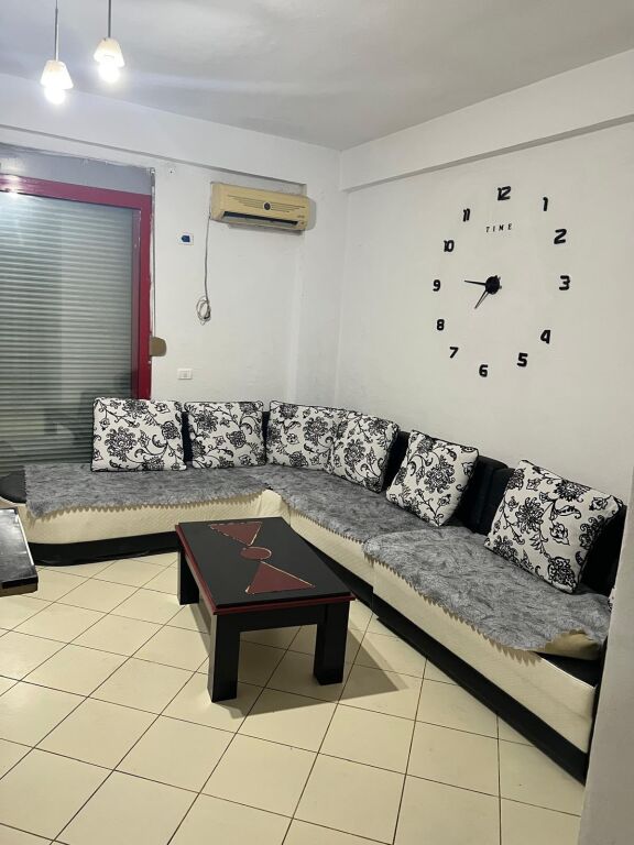 apartament me qera 1+1