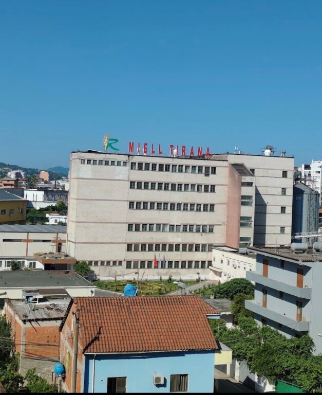 Dyqan ne shitje te Fabrika e Miellit  Tirana